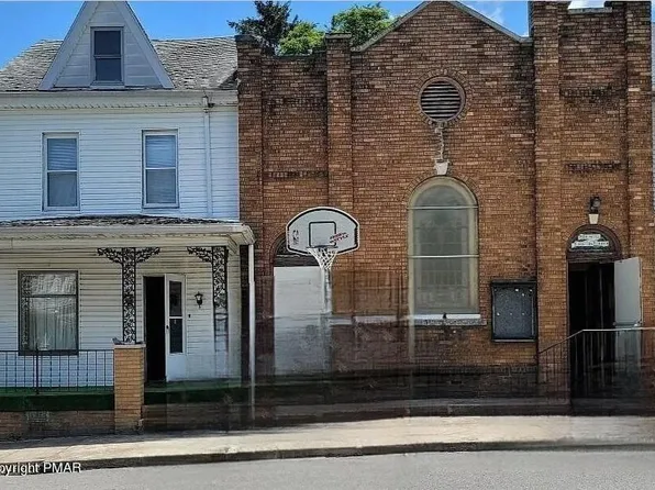 19/21 S Chestnut St, Mount Carmel, PA 17851