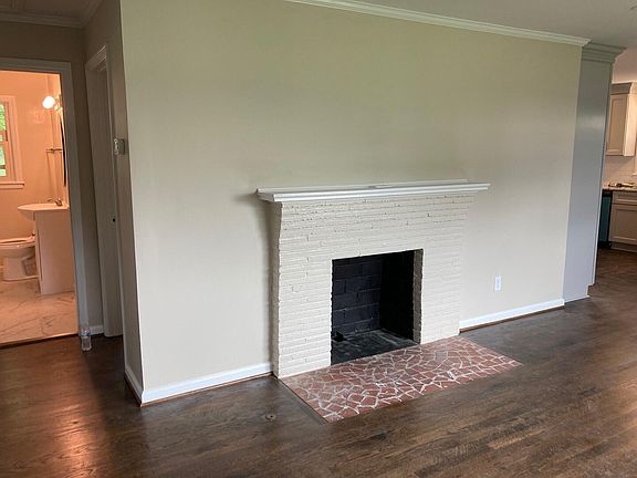 2nd image of 530 Huntington Blvd NE