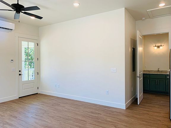 4th image of 713 Jefferson St #713B
