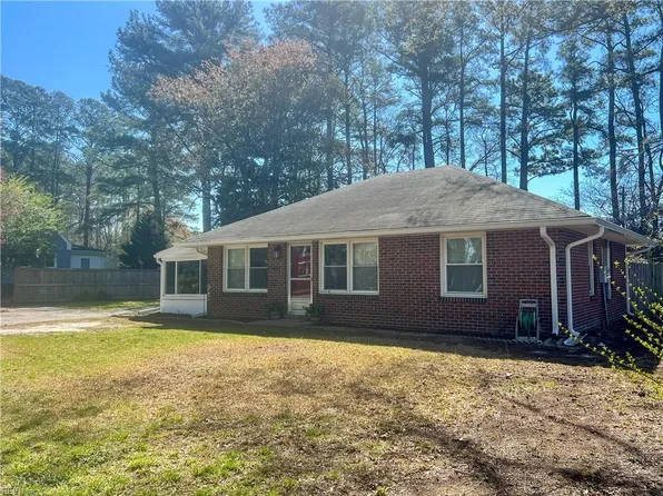 113 Causeway Drive, Chesapeake, VA 23322