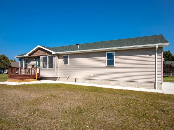 1831 Island View Cir SW, Hutchinson, MN 55350