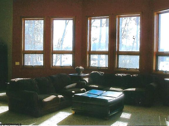 5th image of 476 Whippoorwill Dr
