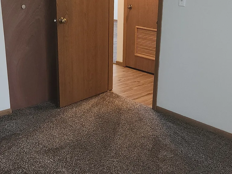 1269 Getzelman Dr — Photo 8