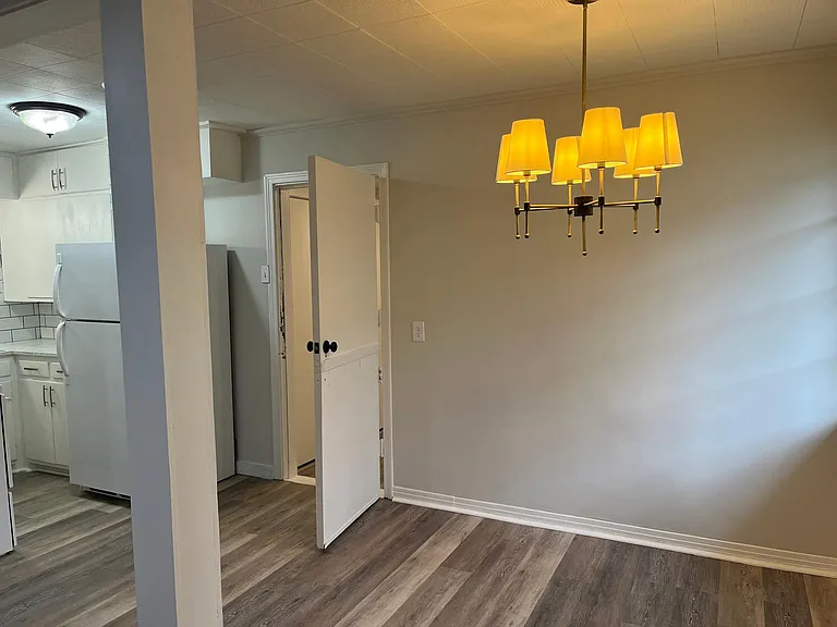 125 S Milton St — Photo 5
