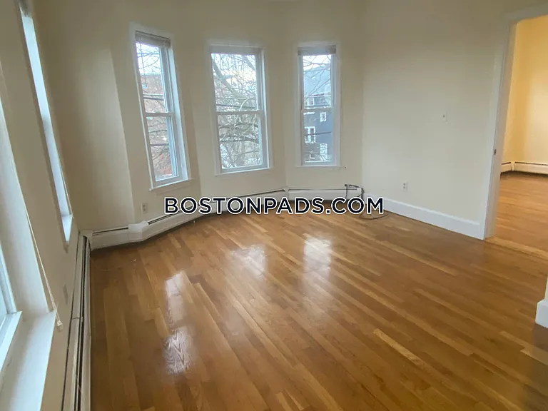 38 Bond St #3 — Photo 13