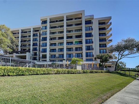 2nd image of 4 Belleview Blvd APT 703