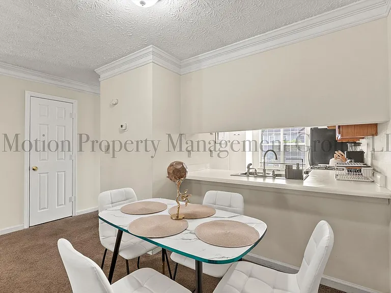 6426 Charter Way — Photo 4
