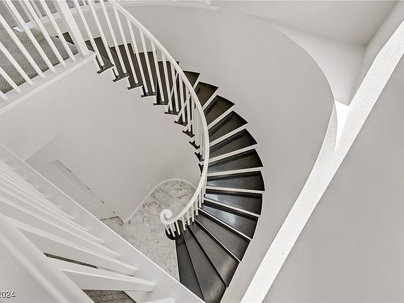 3rd image of 473 Venticello Dr