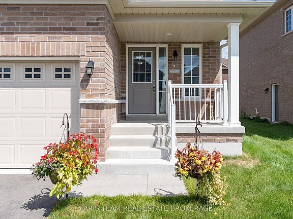 3rd image of 207 Cubitt St