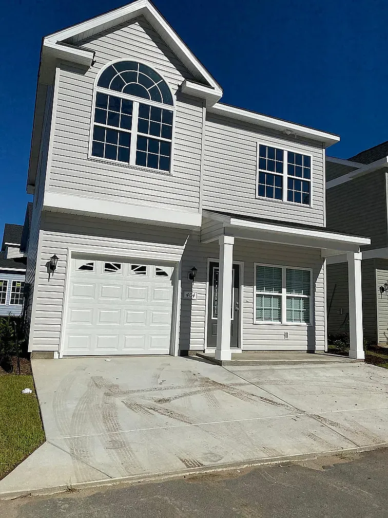 3 bed, 2.5 bath, 1773 sqft, $1,900 — Photo 1