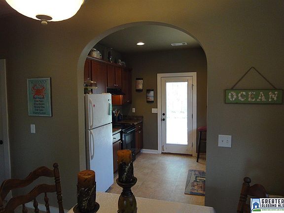 3rd image of 290 Hathaway Ln