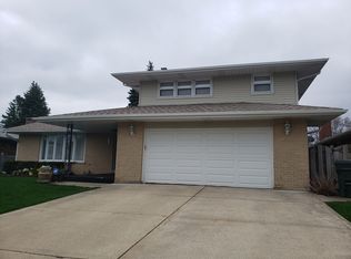 1721 E Seminole Ln, Mount Prospect, IL 60056
