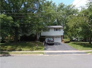 7 Nottingham Dr, East Brunswick, NJ 08816