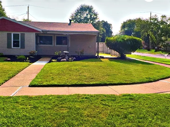 307 Rowan Dr, Berea, OH 44017