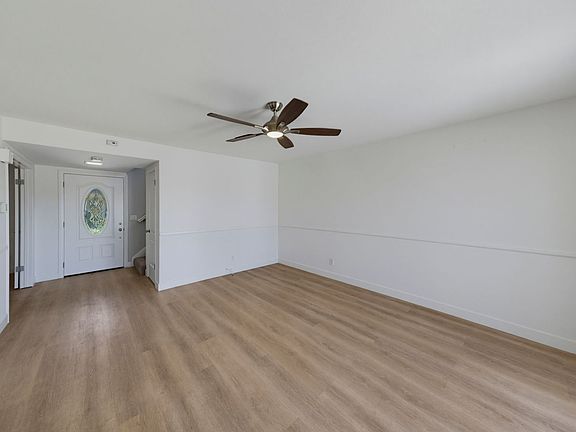 4th image of 20361 Fee Ln