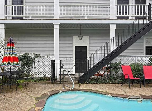 2nd image of 825 Louisiana Ave APT 1