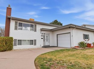 2130 Oakwood Ln, Pueblo, CO 81005