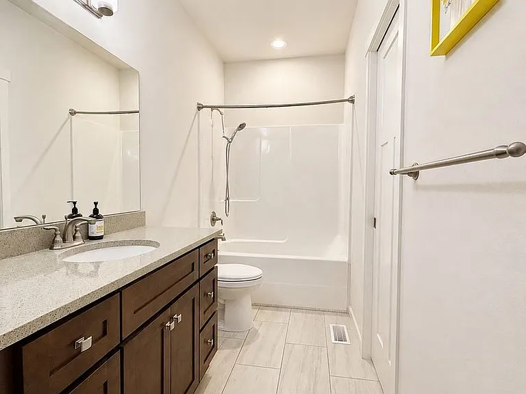 2206 Park View St NE — Photo 18