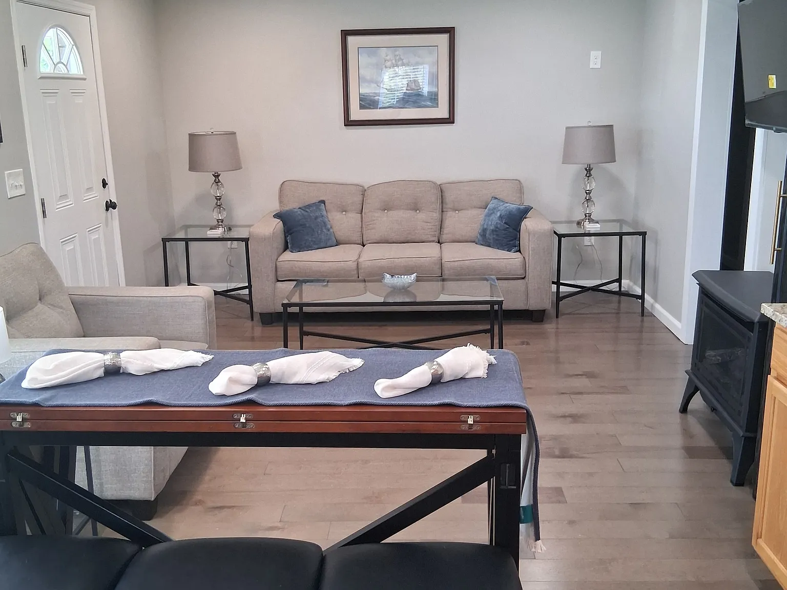 3 bed, 1000 sqft, $1,800 — Photo 4