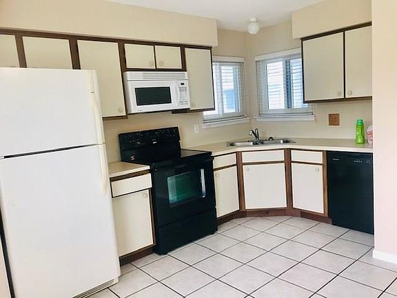 5th image of 18617 Egret Bay Blvd APT 711