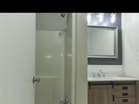 5th image of 237 Amelia St #A