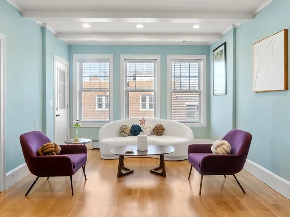 88 Pleasant St APT 3, Brookline, MA 02446