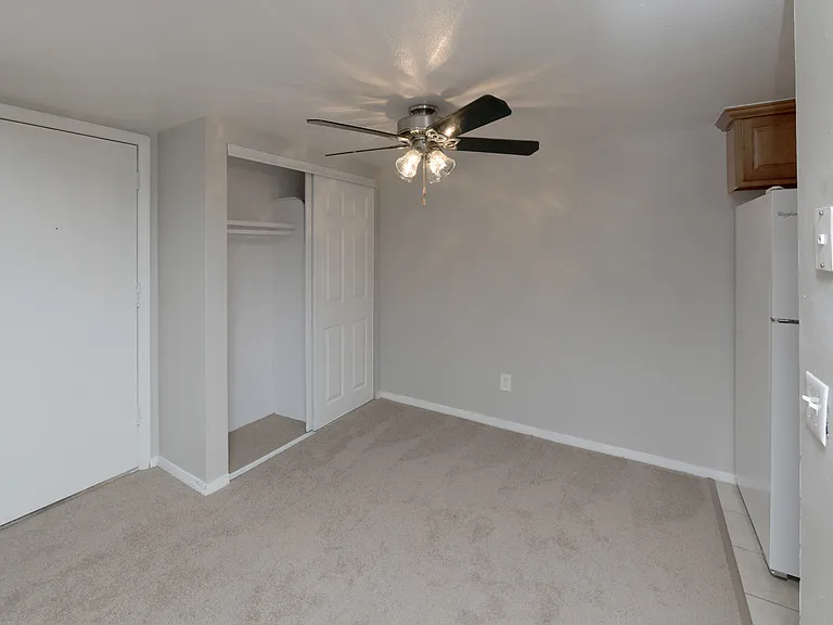 Bayside Country Club Apartments — Photo 19