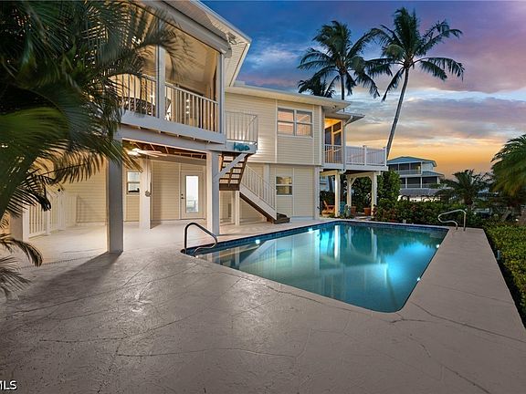 3rd image of 2315 Cherimoya Ln