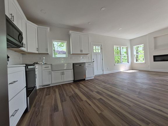 5th image of 708 East Ave