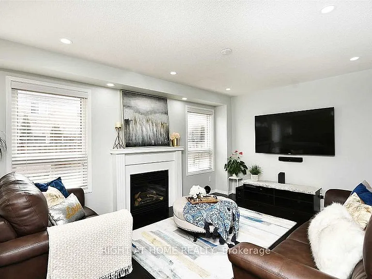 33 Schooner Dr #UPPER — Photo 9