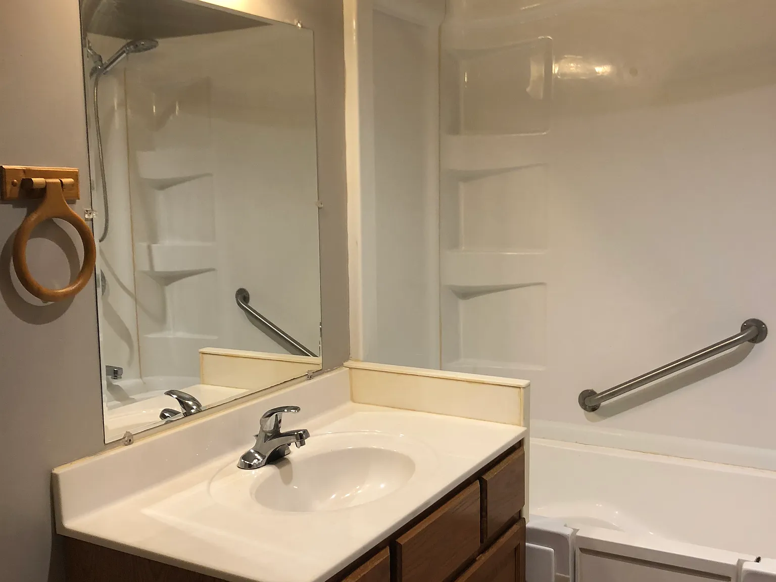 2 bed, 1075 sqft, $1,015 — Photo 2
