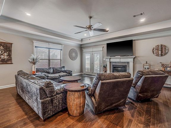 4th image of 7301 Stonehenge Dr