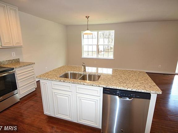 3rd image of 306 Furnace Retreat Ln