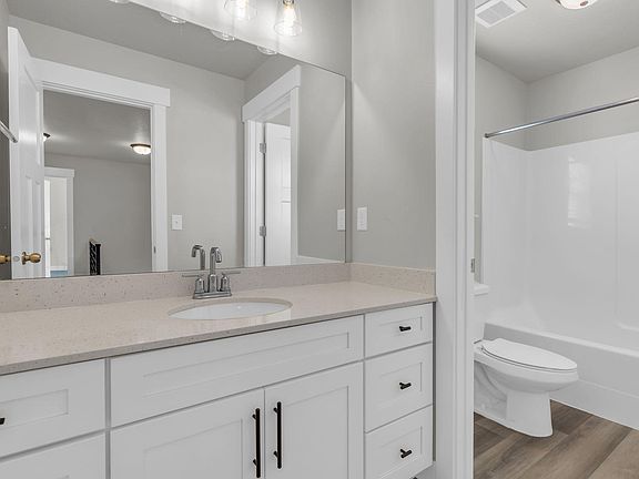 4th image of 12372 Eovaldi Dr