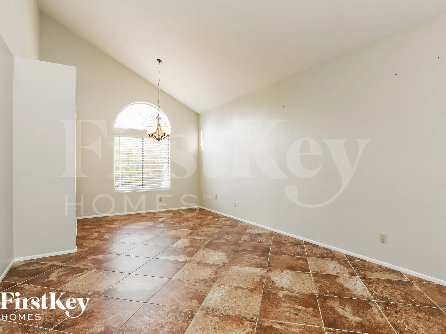 4 bed, 3.0 bath, 2335 sqft, $2,365 — Photo 4