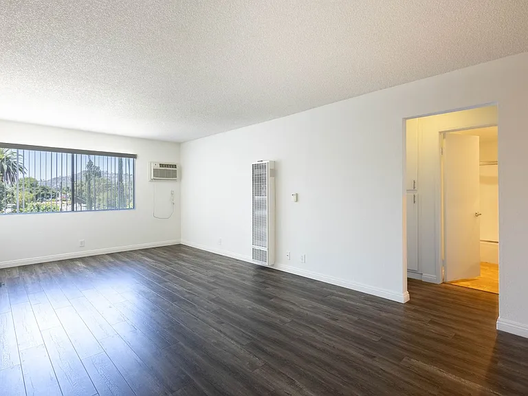 Fair Oaks 1471 — Photo 2