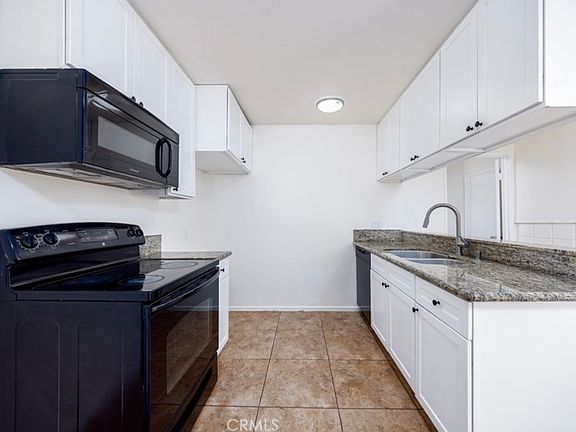 3rd image of 23611 Golden Springs Dr