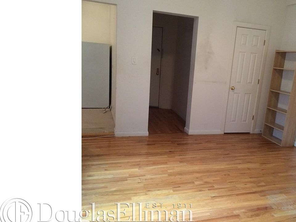 1st image of 35 Hamilton Pl APT 302