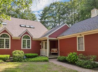 9 Peninsula Dr, Stratham, NH 03885