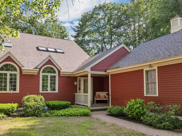 9 Peninsula Drive, Stratham, NH 03885