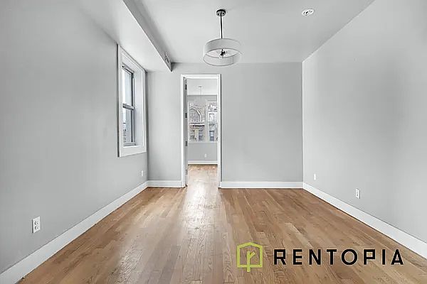 1st image of 132 Meserole St APT 3r