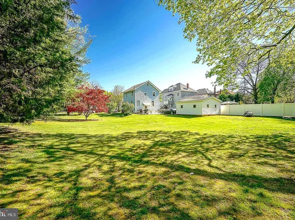 20 Princeton Dr, Glassboro, NJ 08028
