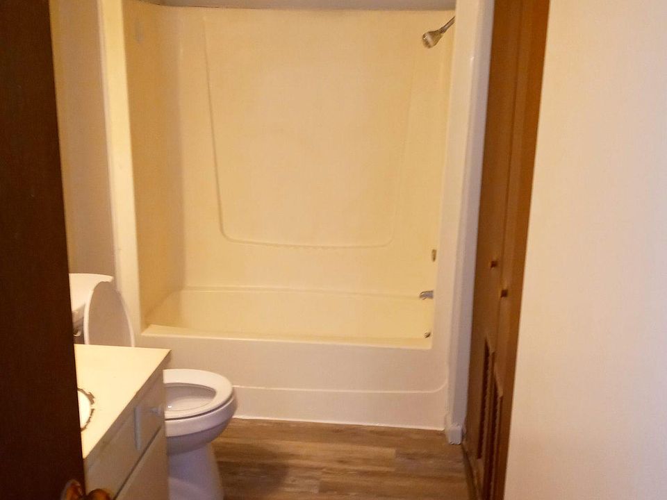 2nd image of 524 E Brown Ave #4