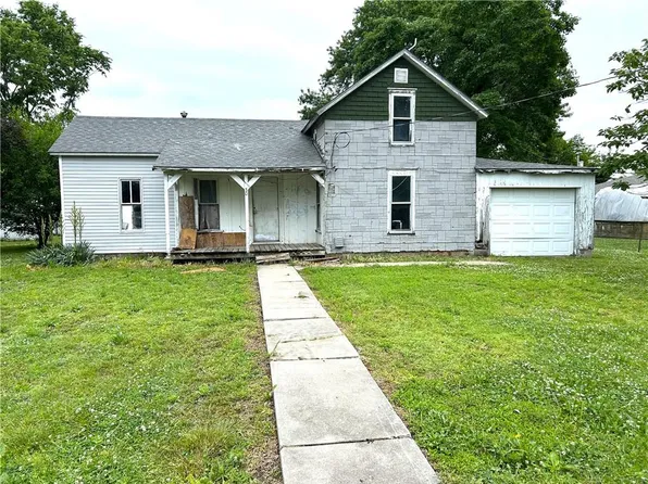 305 Walser Ave, Liberal, MO 64762
