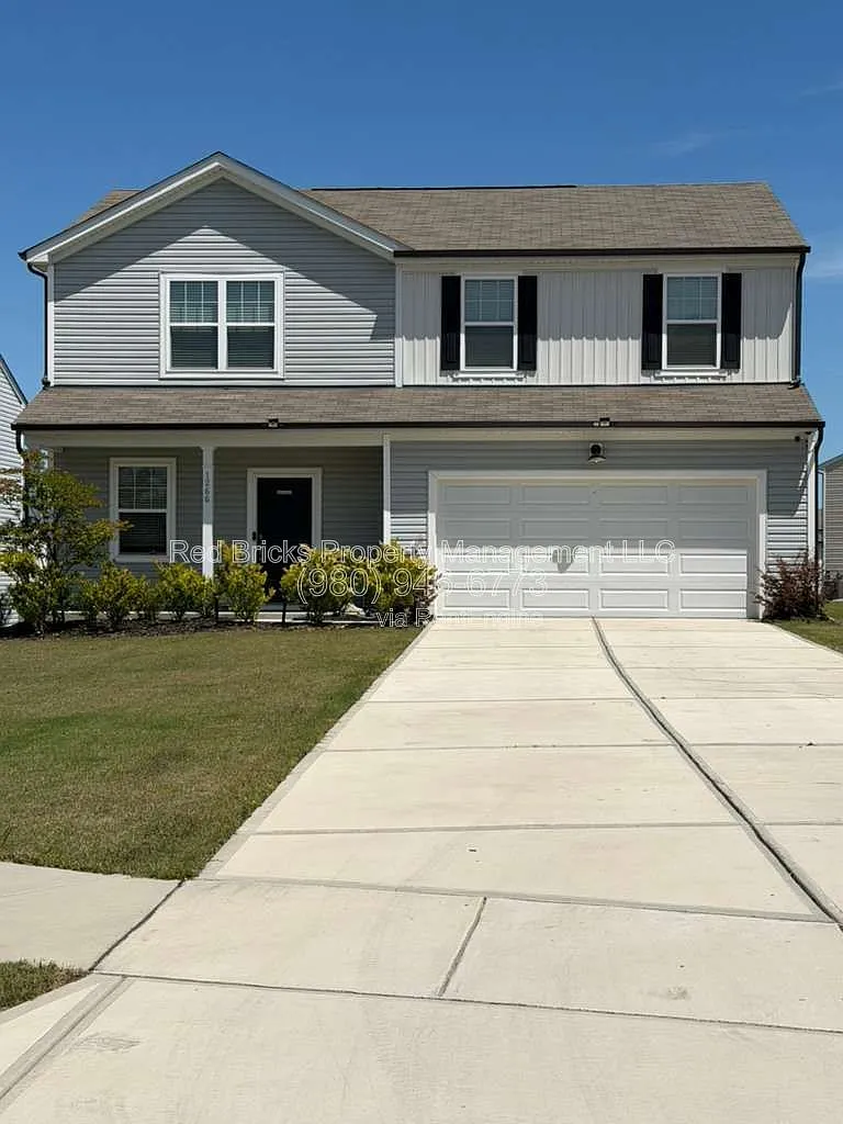 3 bed, 2.5 bath, 2083 sqft, $2,150 — Photo 2