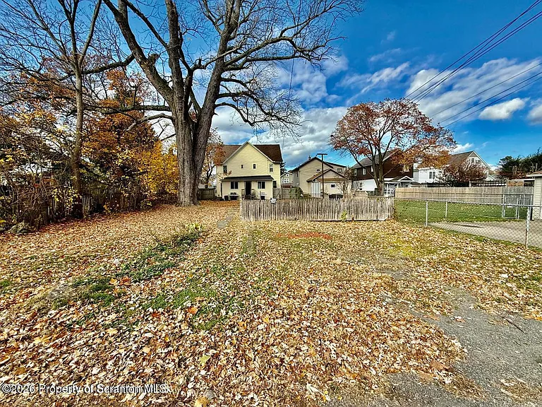 330 N Sumner Ave — Photo 17