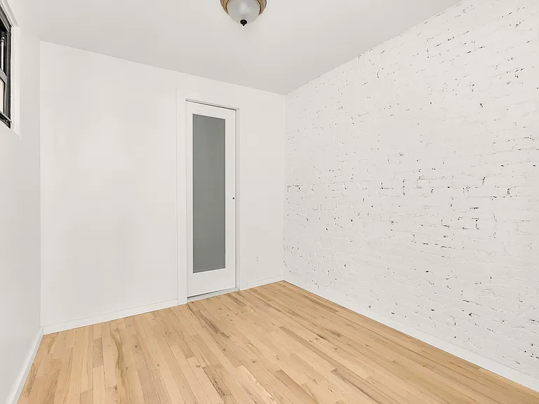 212 E 88th St #4C — Photo 4