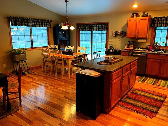 2nd image of 7563 Trailwood Dr