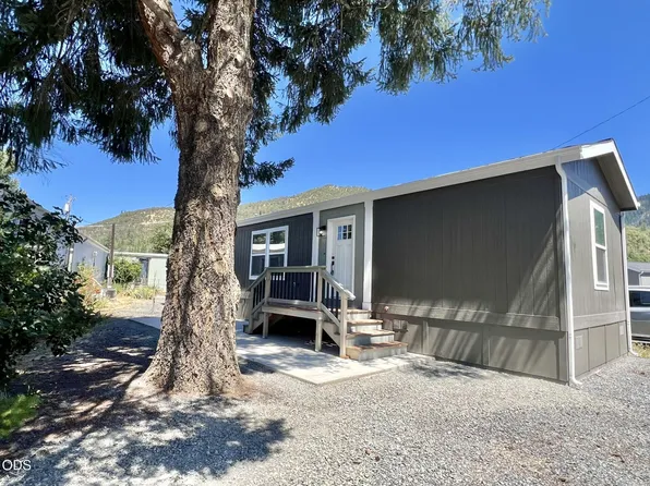 2097 Rogue River Hwy Unit 10, Gold Hill, OR 97525