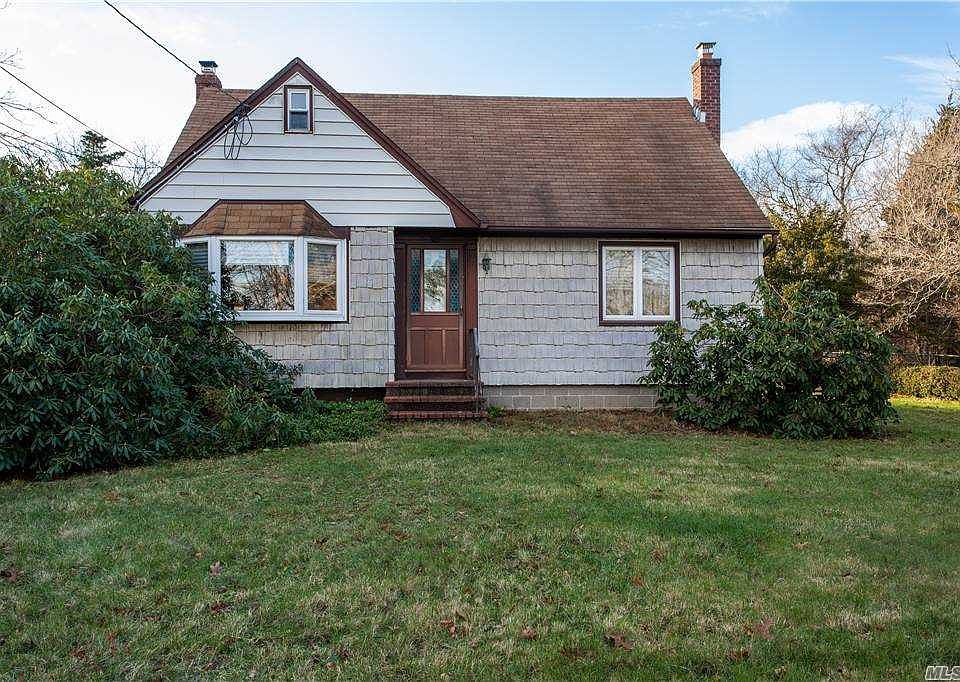 1st image of 92 Mount Sinai Ave